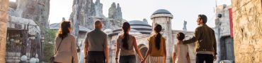 How Do Locals at Star Wars Galaxy’s Edge Say Good Morning